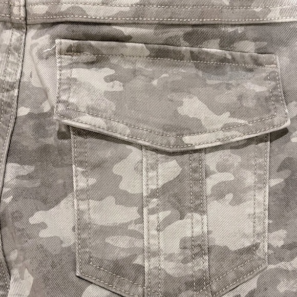 NEW SPANX - Stretch Twill Ankle Cargo Pants - Picture 6 of 7